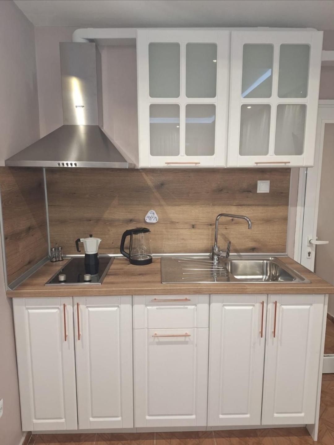 סנט קונסטנטין והלנה Bo'S Place מראה חיצוני תמונה